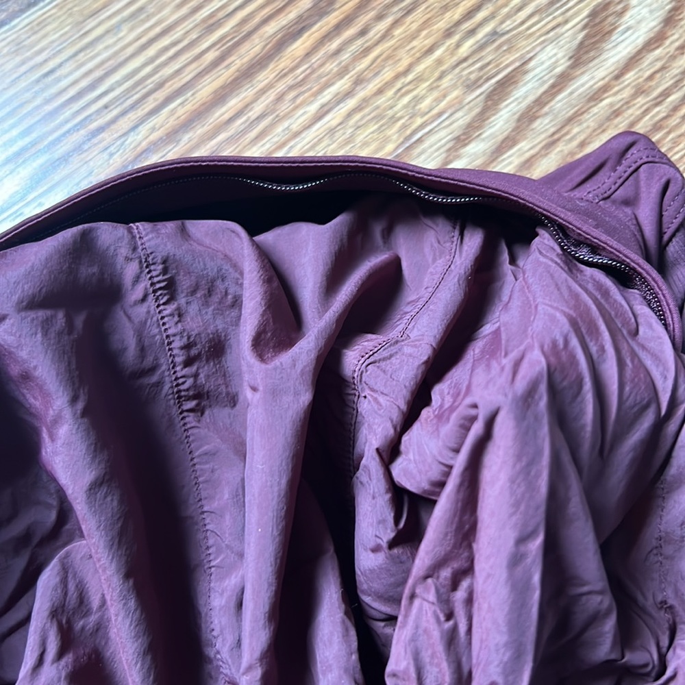 Lululemon jacket size 4 - Picture 4 of 4